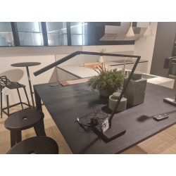 LAMPE DE TABLE. UNTITLED LINEAR 3000K C/BASE by Nemo