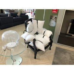 7 베개 안락의자 고양이. 