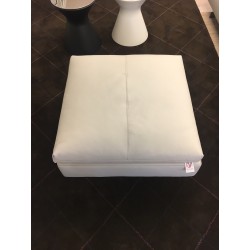 POUF GRANTORINO LEATHER SC 21 by Poltrona Frau