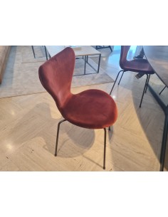 SERIES 7 BELFAST AUTUMN RED CHAIR von Fritz Hansen
