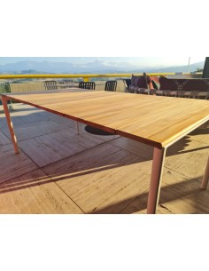Деревянный стол MAKI TEAK от Kristalia