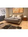 JOHN-JOHN BED SC 33 TRAVERTINO par Poltrona Frau