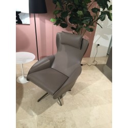 SILLÓN CAB LOUNGE TALPA CUERO 423 1E by Cassina