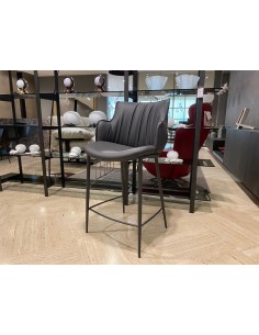 RIHANNA LEATHER STOOL 977 LEATHER von Cattelan