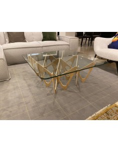 자노타 스파의 버터플라이 내추럴 오크 테이블