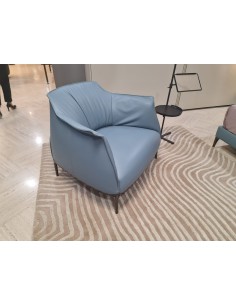 ARCHIBALD LARGE LEATHER ARMCHAIR SC 274 от Poltrona Frau