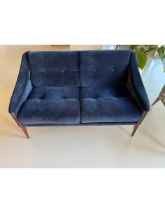 DEZZA 24 2P WALNUT SOFA от Poltrona Frau