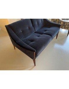 DEZZA 24 2P WALNUSS SOFA von Poltrona Frau