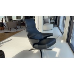 Кресло JAY LOUNGE GIREV ARMCHAIR от Poltrona Frau Poltrona Frau Кресло-пуф