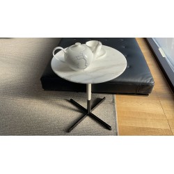 Стол BOB Ø46 H52 CALACATT GOLD от Poltrona Frau Poltrona Frau Кофейные столики