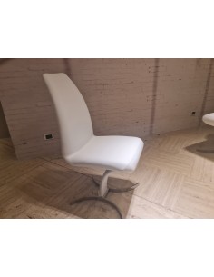 베티 가죽 의자 by Cattelan