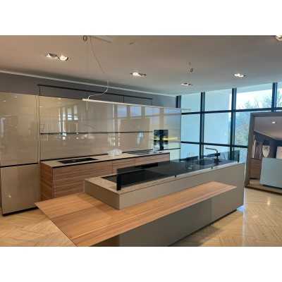 Cucina c/Isola L.600 H.270...