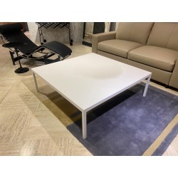HELSINKI TISCH 118X118 H38 WEISS von Desalto